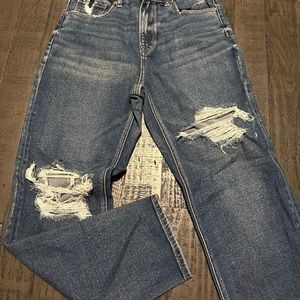 New without Tags- American Eagle Stretch Mom Straight Jeans (size 2)